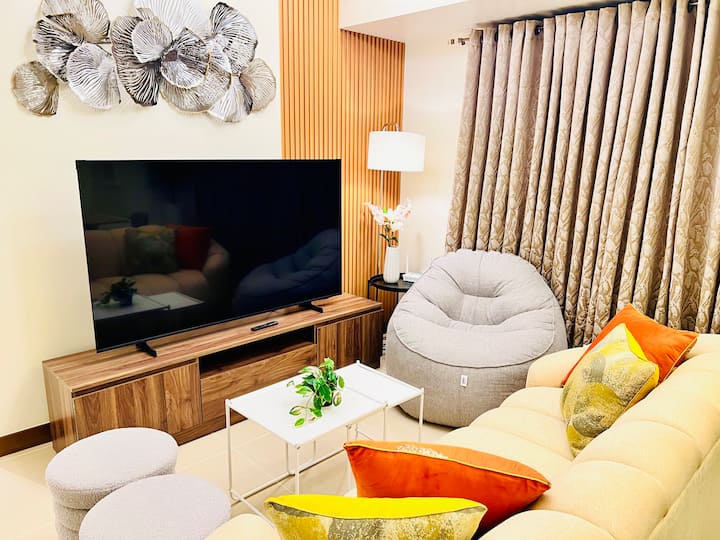 3br Modern Nook|skydeck Pool|solaire North|65”tv - Manila
