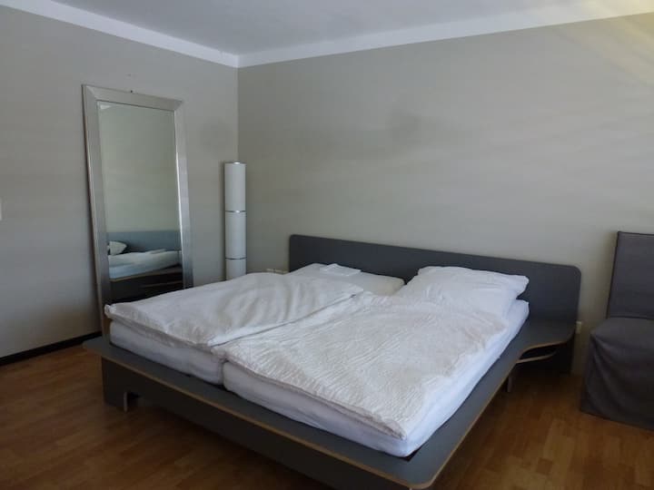 غرفة النوم 1