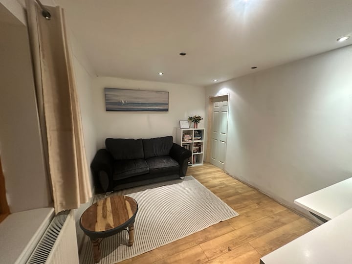 Cosy Annex - Wokingham