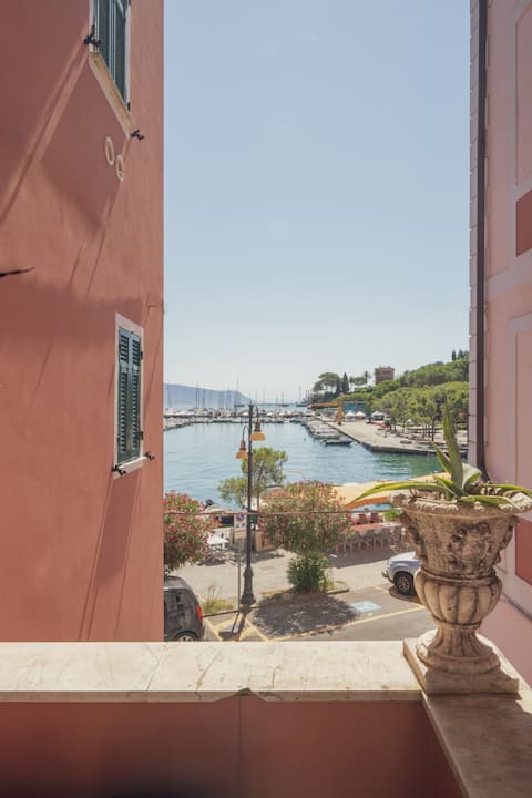 Annuncio Airbnb popolare: Alice Fezzano's houses - Canneto a Portovenere