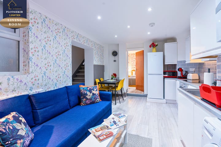 Stylish 6br | 6 En-suite Showers | Sleeps 16 - Londres
