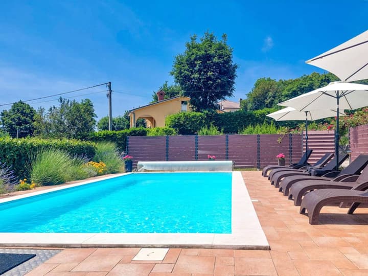 Adri 2 Bedroom 2 Bathroom Apartment, Swimming Pool - Rijeka