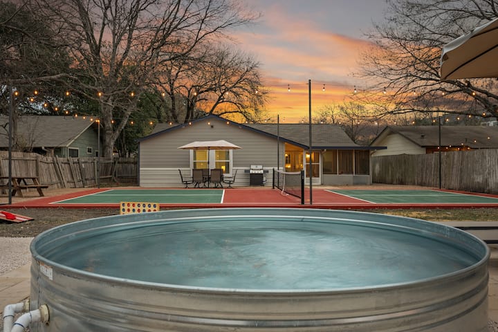 Pickleball, Pool, Games, Mins to Zilker, SoCo/DT