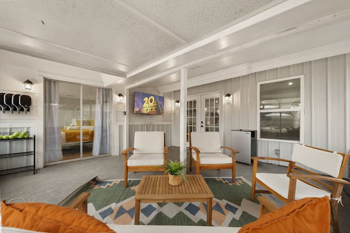 Pickleball, Pool, Games, Mins to Zilker, SoCo/DT