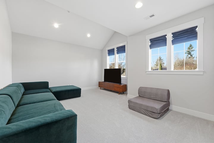 Spacious 4br Near Portland | Large Yard For Groups - 波特蘭
