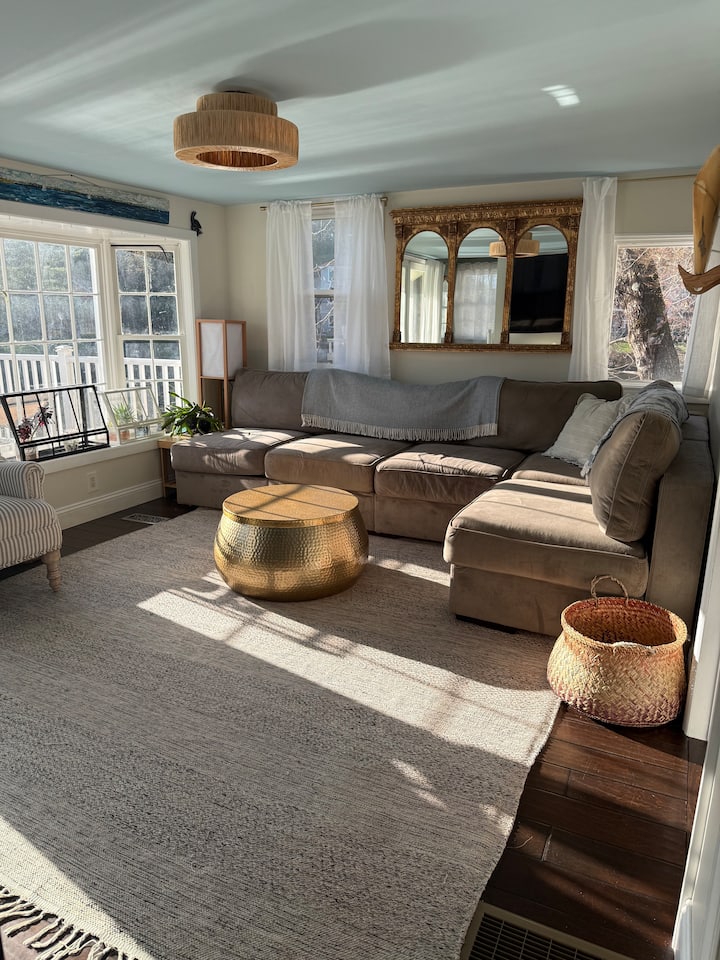 Cozy Lake Cottage - Nashua, NH