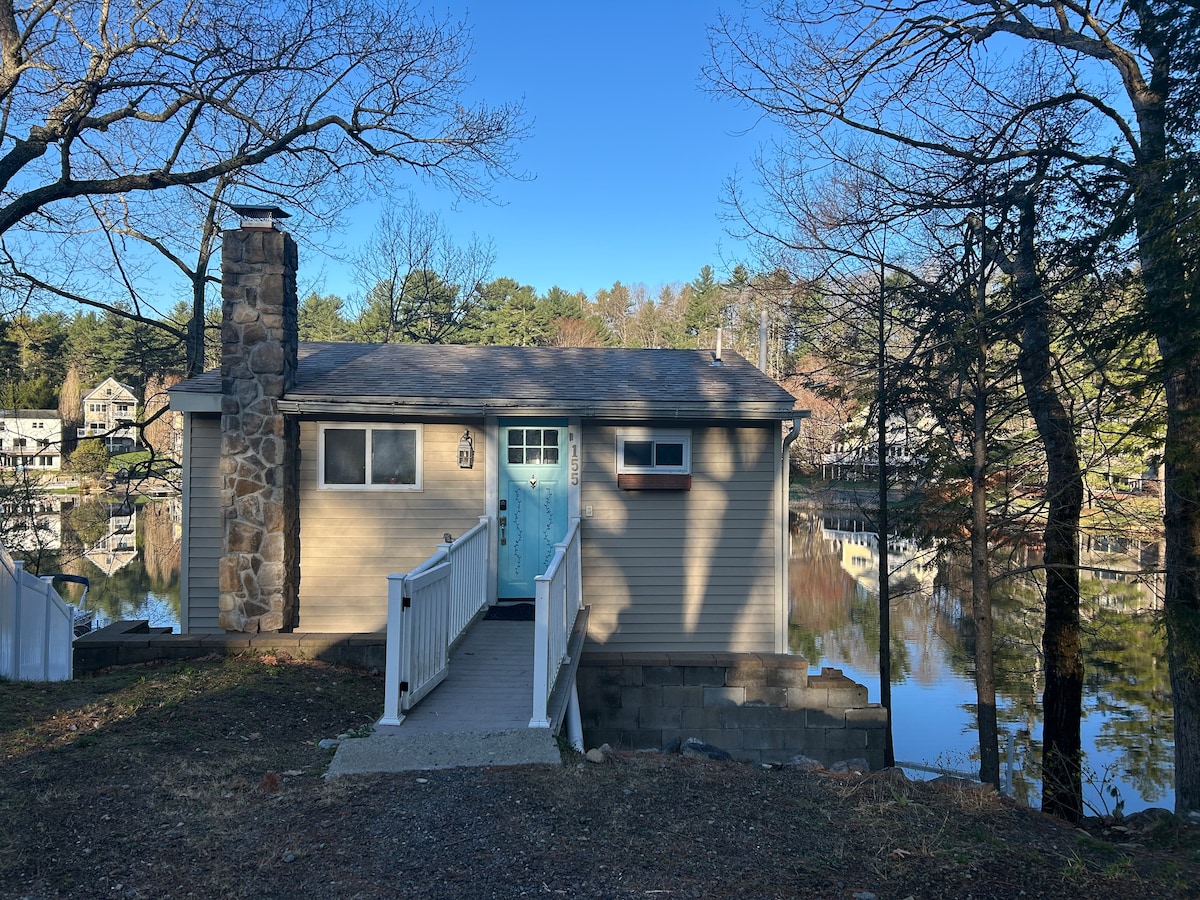 Cozy Lake Cottage