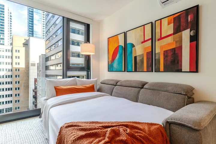 Urban Oasis Downtown | Pools Gym & Entertainment - Island of Montreal