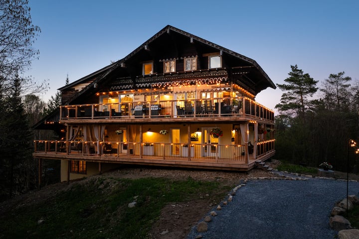Chalet Suisse Dexception Au Bord Du Lac - Laurentides