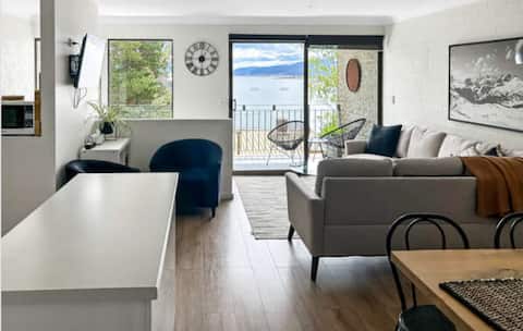 Top Airbnb: Lake frontage | ski&bike storage | walk to town in Jindabyne