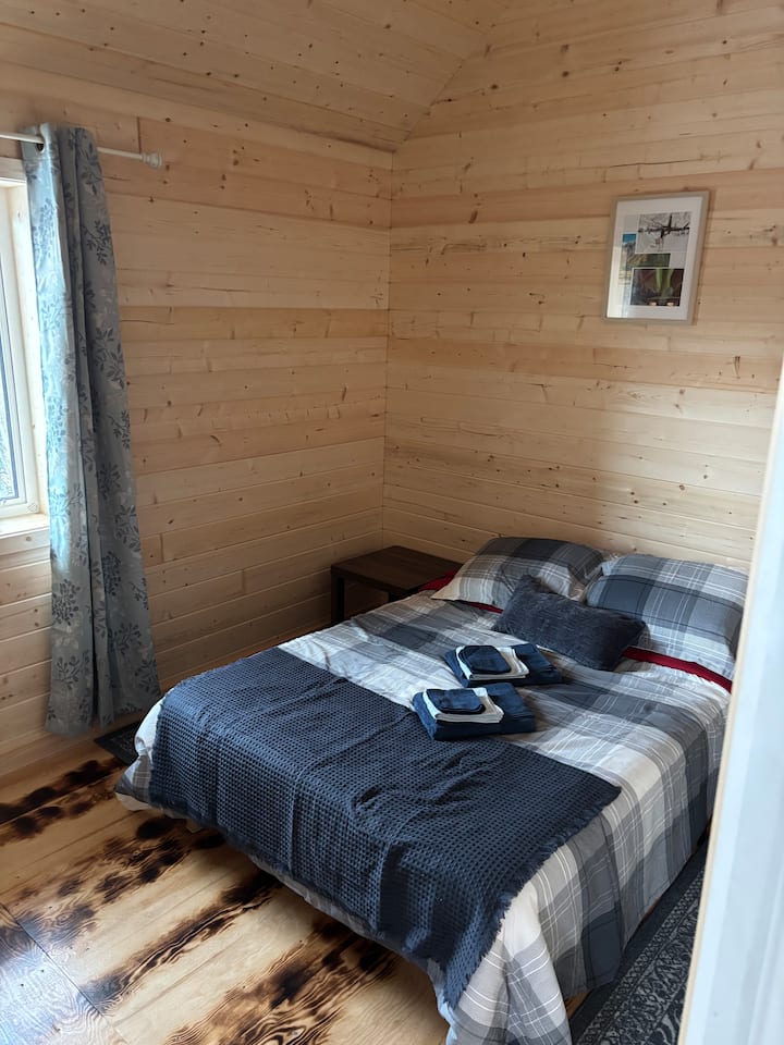 Wolf Den Cabin - Whitehorse