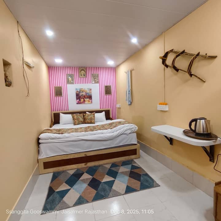 The Only Lake View Stay In Jaislamer. - Jaisalmer