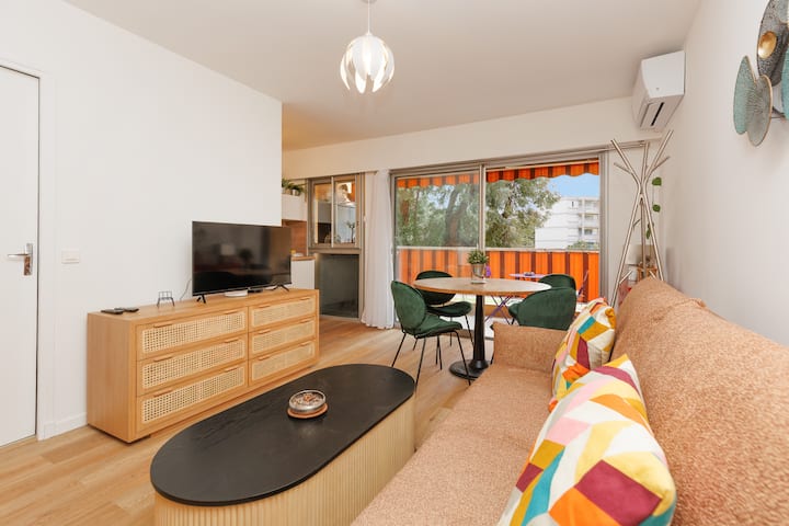 Studio Climatisé - Parking Privé - Proche Plage - Mandelieu-la-Napoule