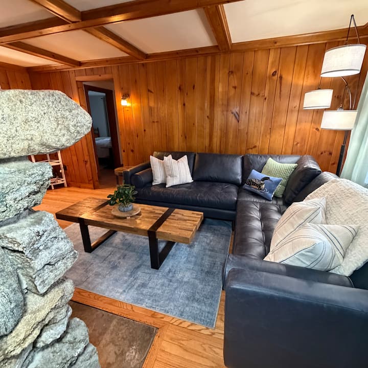 Cedar Pointe Lodge @ Hillman Cottages/ Lake Colby - Saranac Lake
