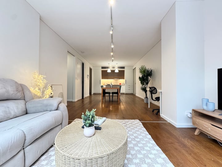 Enjoy Your Own Courtyard In Heart Of Camperdown - Camperdown