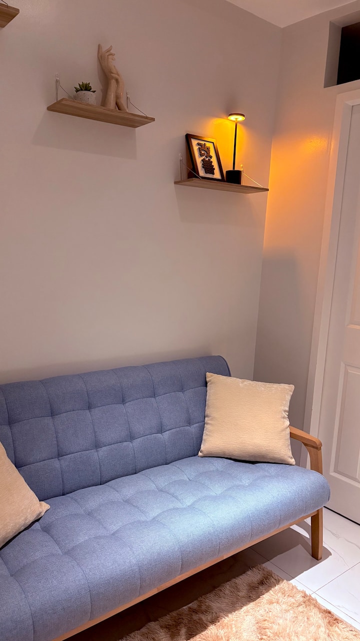 Cozy 1br 2beds-condo- Steps From Nightlife &Dining - Quezon City
