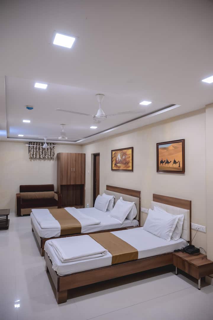 Stayguru Park View Residency - Triple Deluxe Room - Bhuj