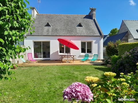 Annonce Airbnb populaire: Quiet house, 3 km from the sea, Plouescat à Plouescat