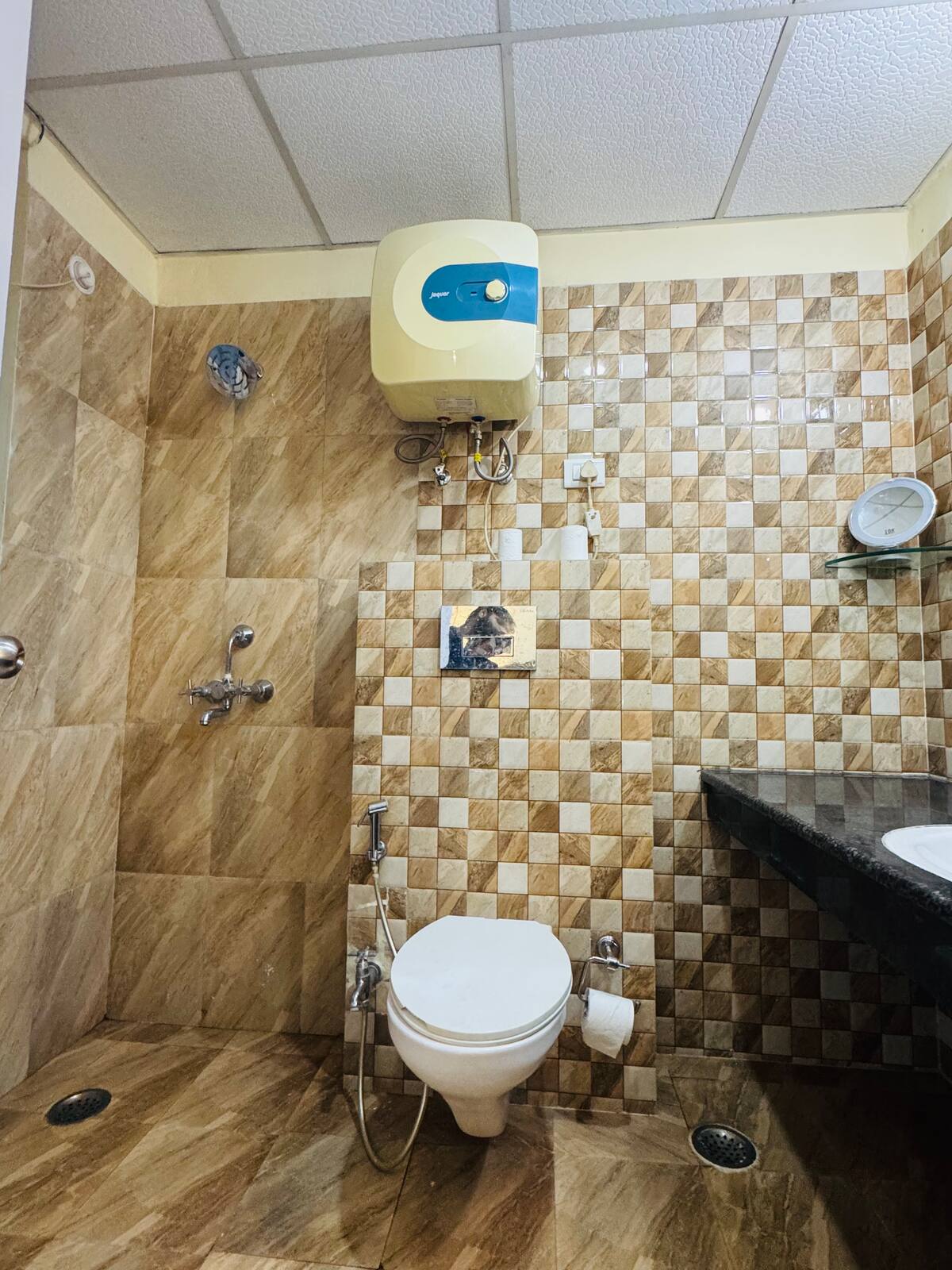 Celebrity Garden Bathroom