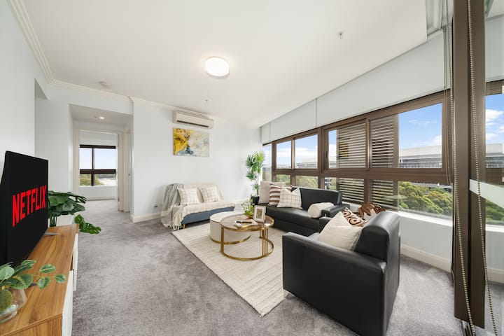 Olympic Park Central · Walk To Stadium & Train - Auburn