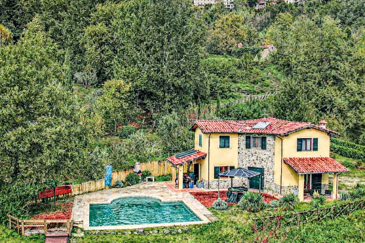 Villla With Infinity Pool & View Over Lima Valley - Bagni di Lucca