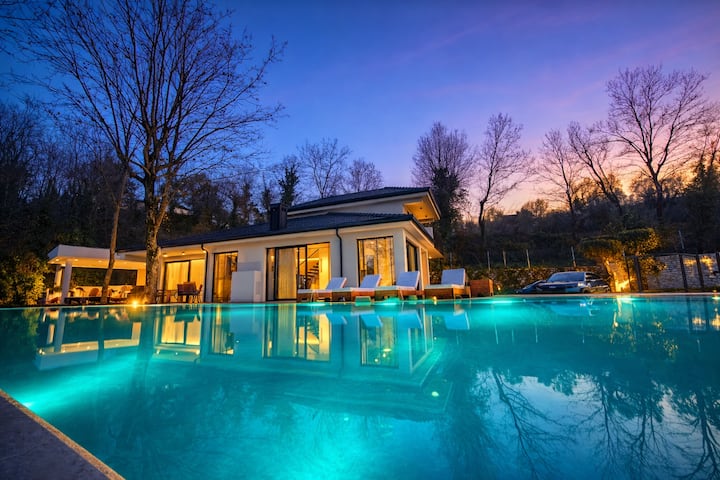 Forest Villa with private swimming pool and forest