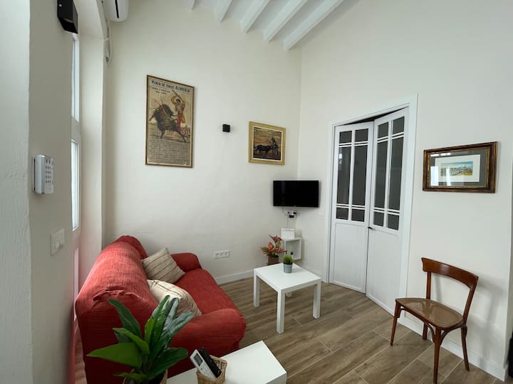 Pequeña Casa En El Corazón De Almería. - Almería