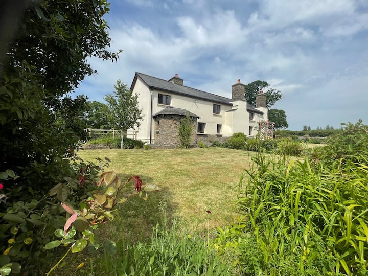 16th Century Devon Farmhouse, Stunning Views - Okehampton