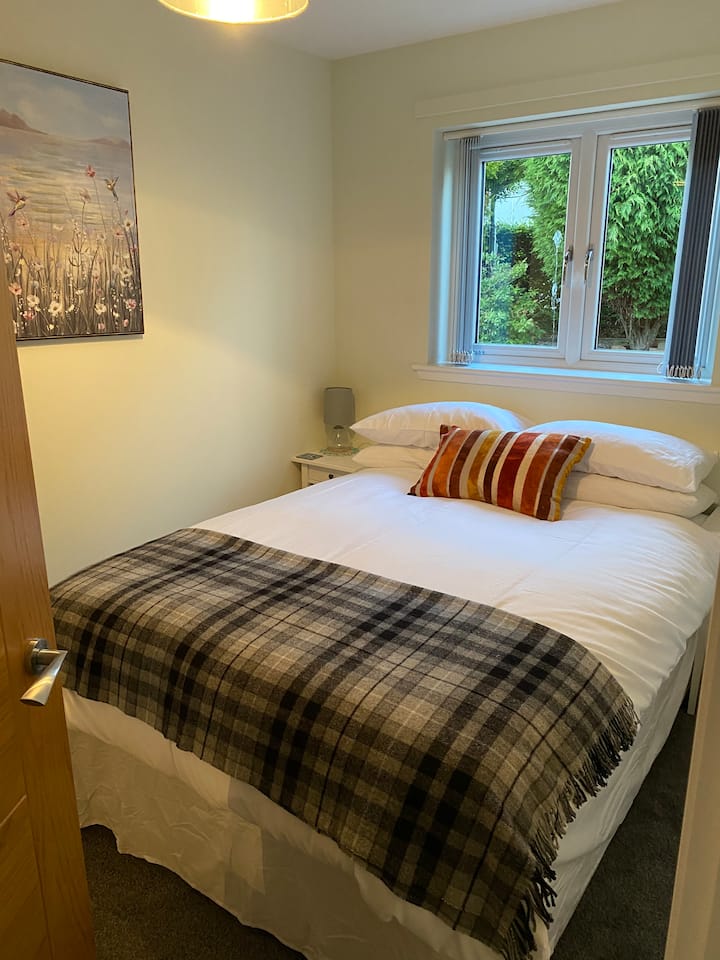 Cosy Rural Retreat With Hot Tub. Pet Friendly - ダンフリース