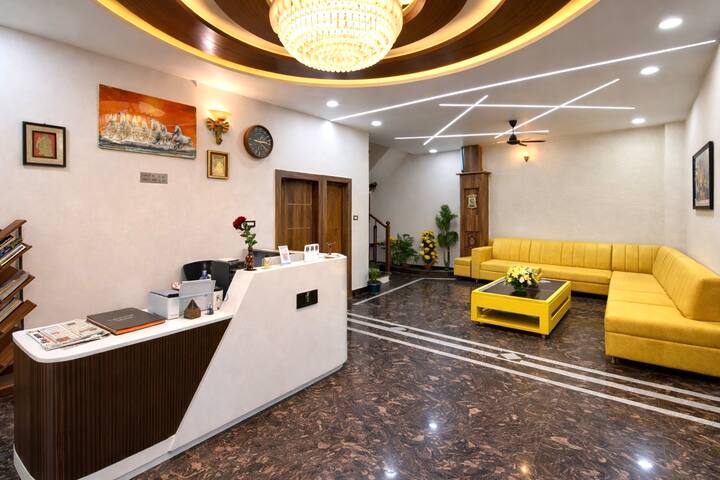 Room Racer (Entire Full Apartment -25 Person - India