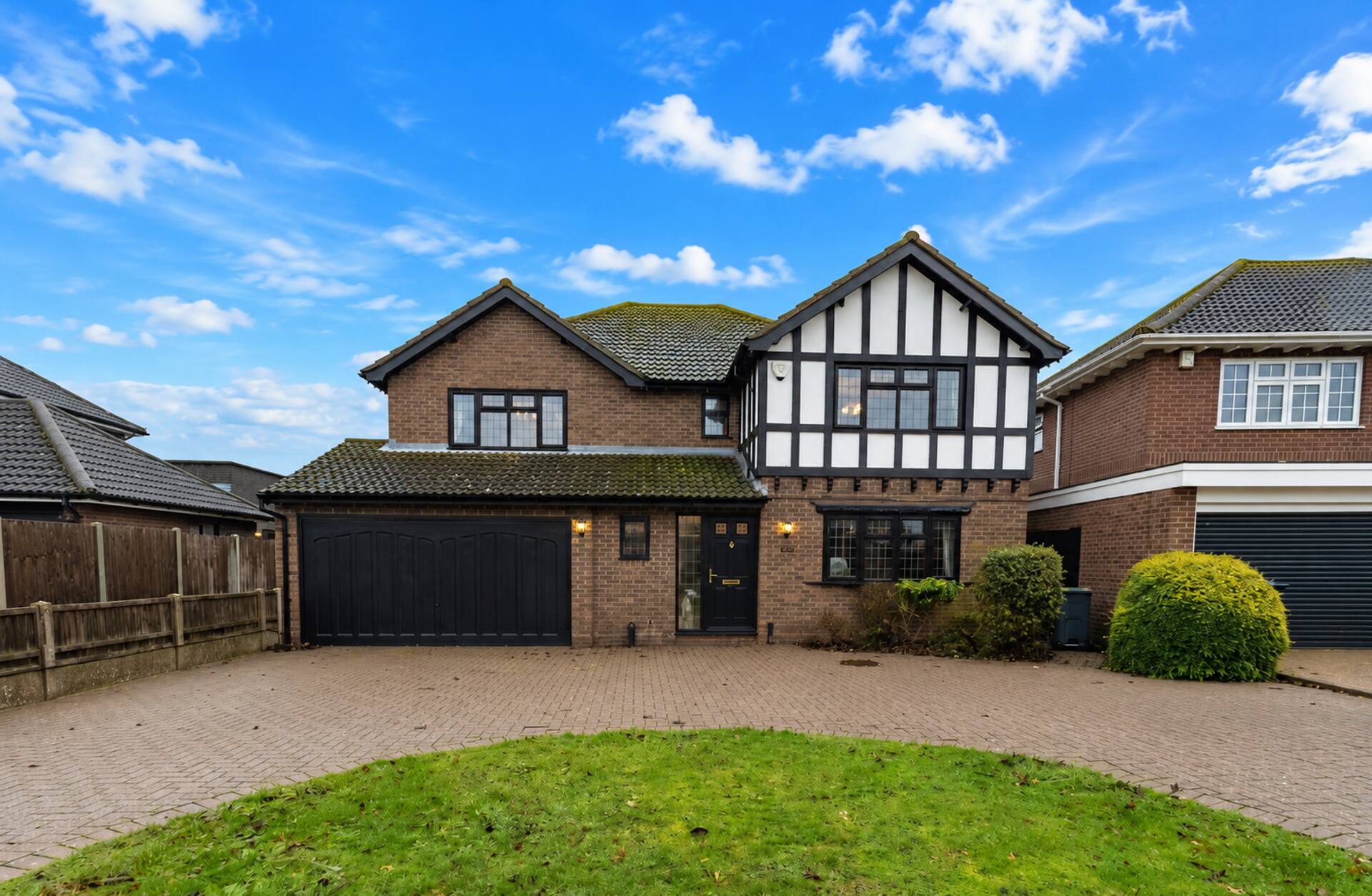 Tudor Style Seafront Home Sea Views Shoebury - Pass the Keys