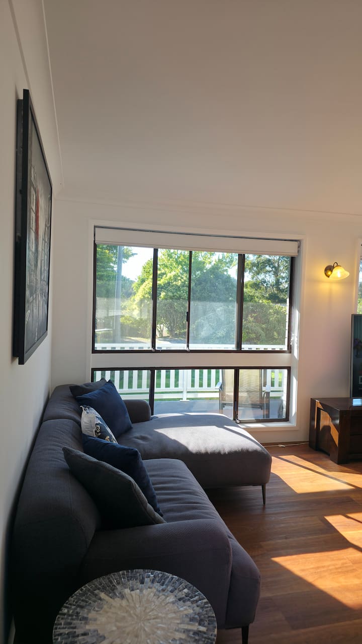 Spacious & Sun-filled Highlands Retreat - Southern Highlands