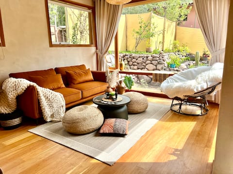 Successful Airbnb property: Glass Studio -180° Views - Sacred Valley in Calca