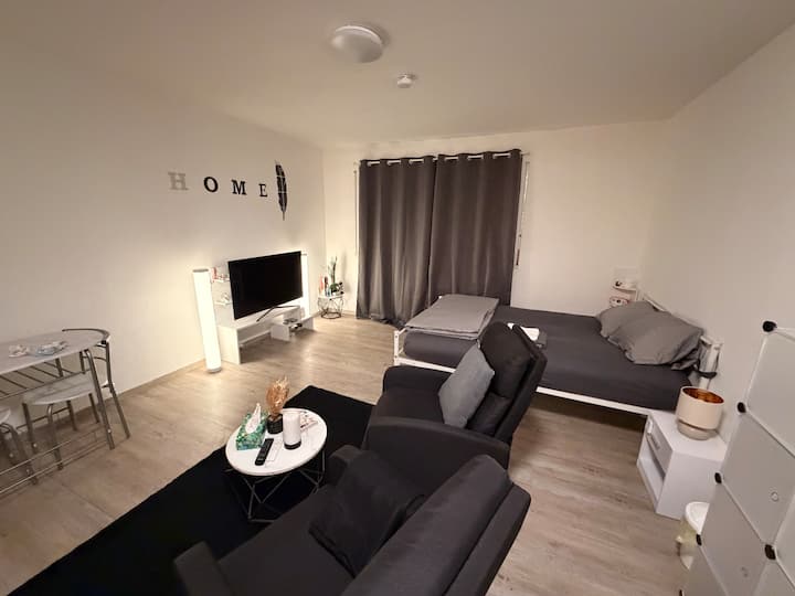 Bright & Cozy Studio With Relax Area & Kitchen - Marburg