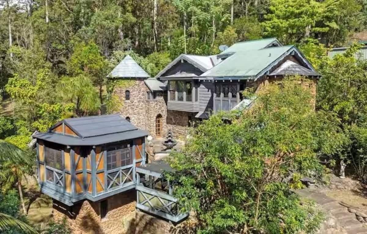 Botanic Gardens Castle Retreat — photo via the host's Airbnb listing