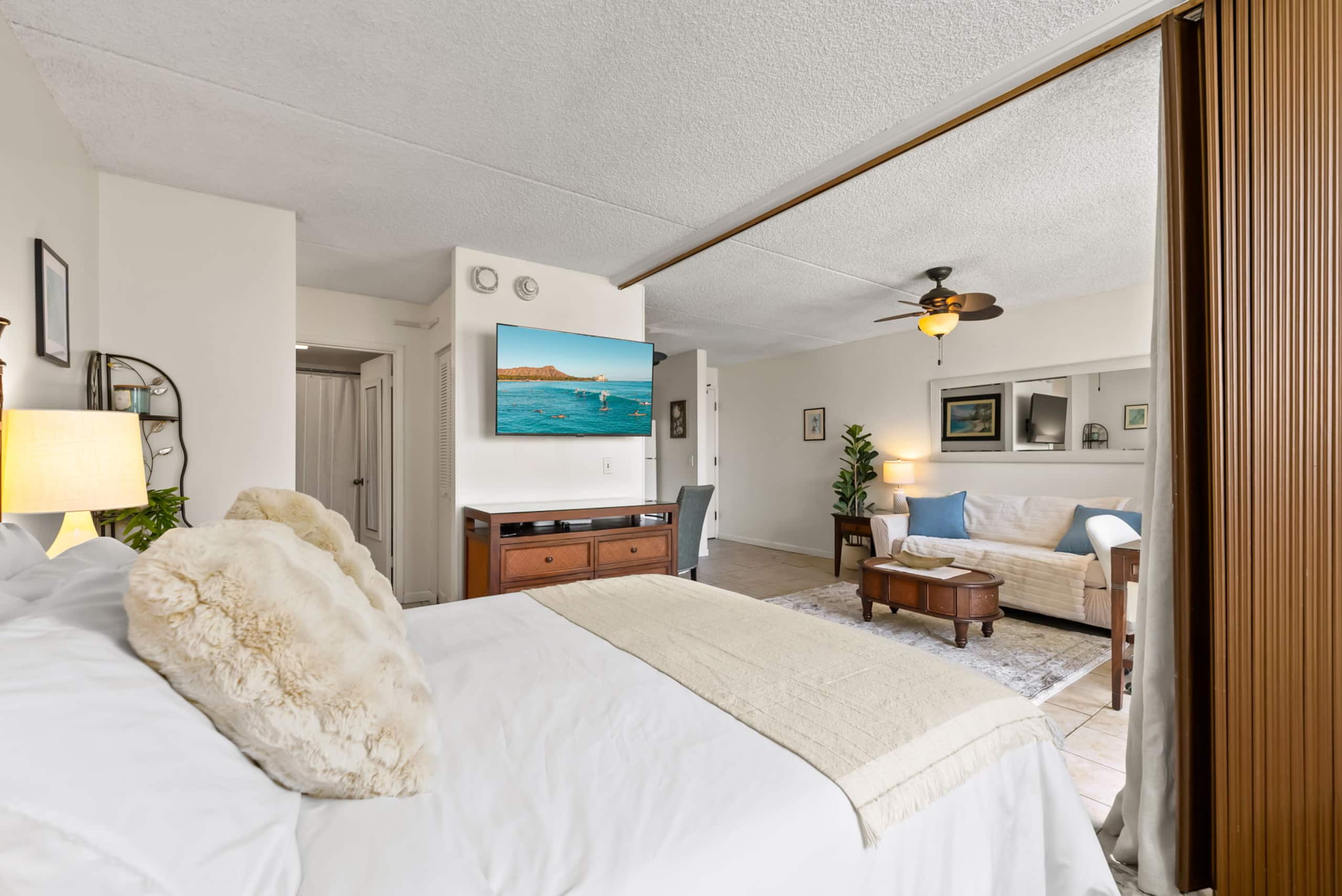 The Aina Apartment of Waikiki - Image 17