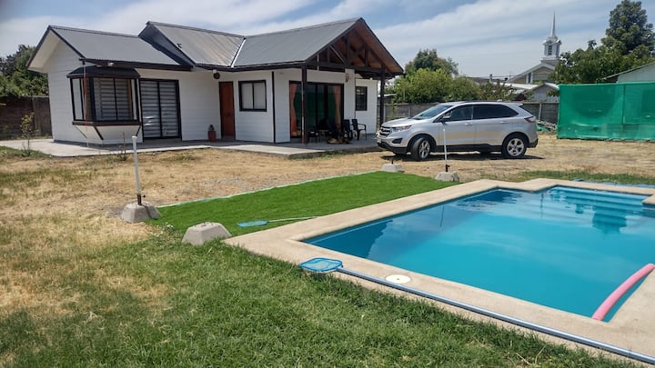 Casa Con Piscina En Quillón - Quillón