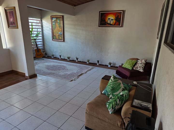 Casa Vacacional. Para 8 Personas Cerca De Playas - Puntarenas