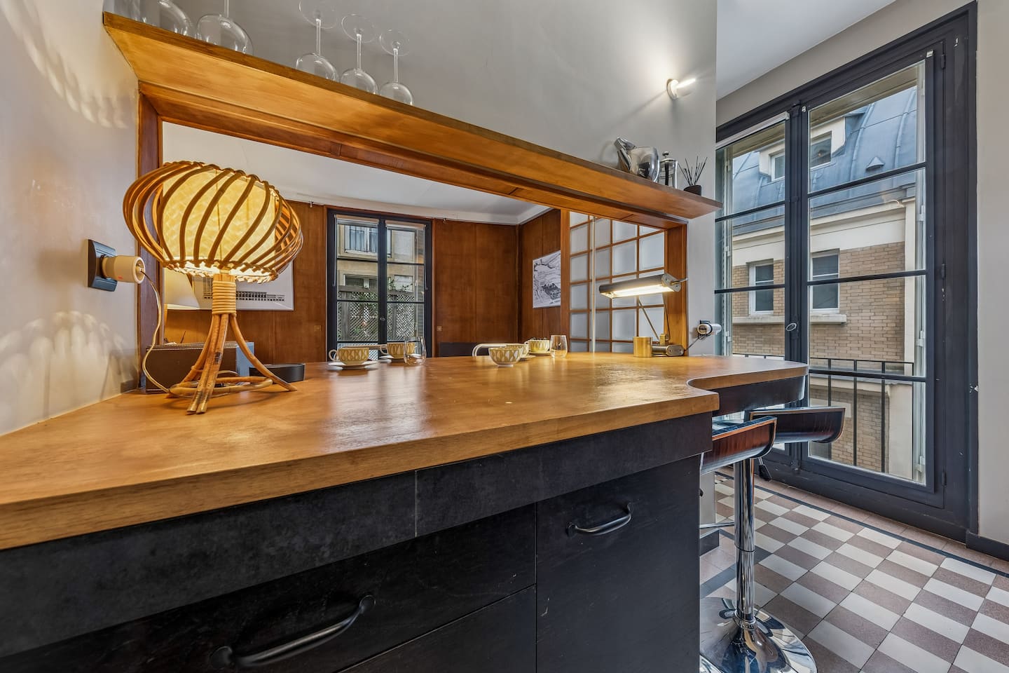 Pavillon d'Auguste Perret : Triplex, Tour Eiffel — Cuisine entière