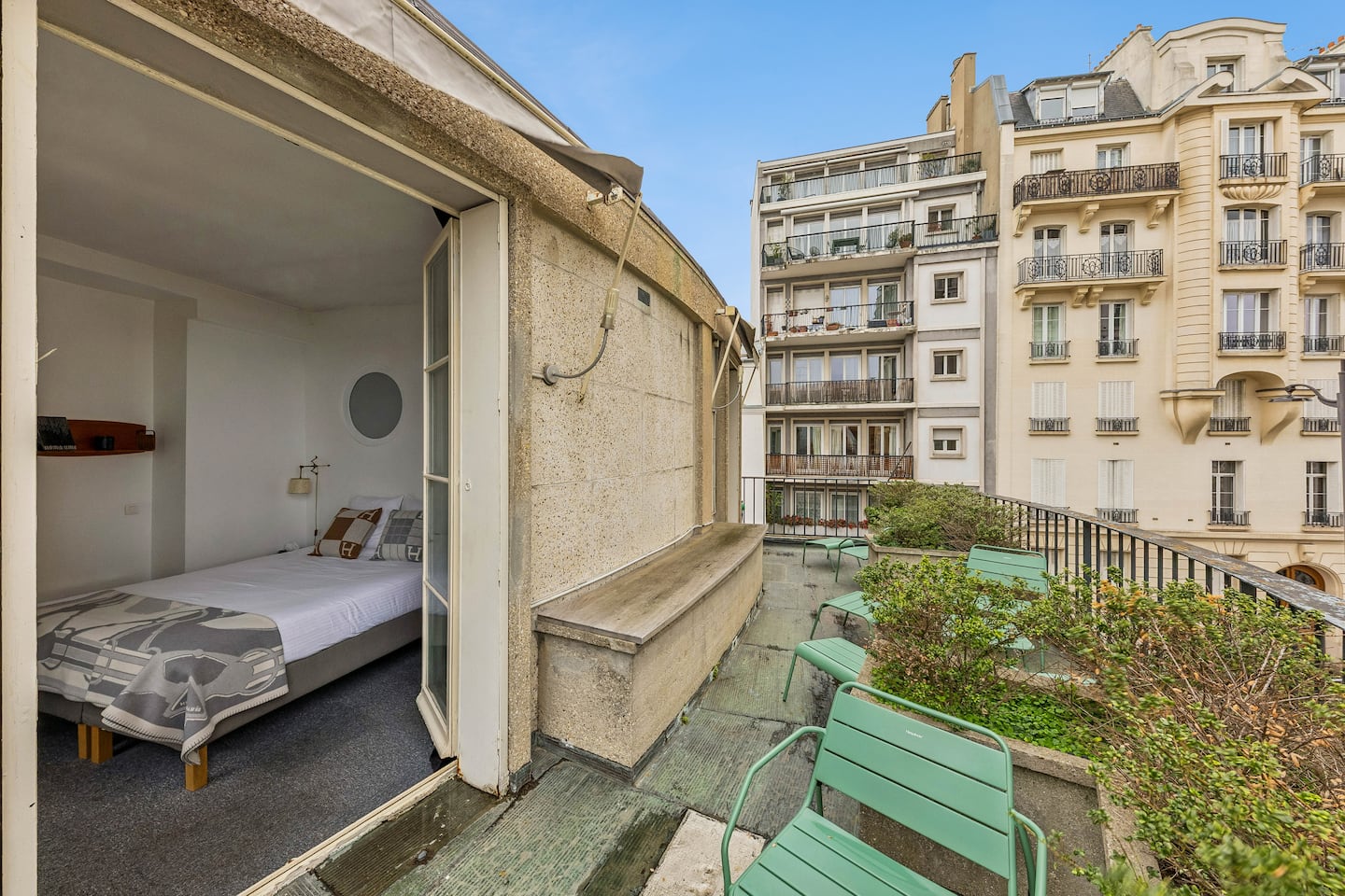 Pavillon d'Auguste Perret : Triplex, Tour Eiffel — Terrasse 1