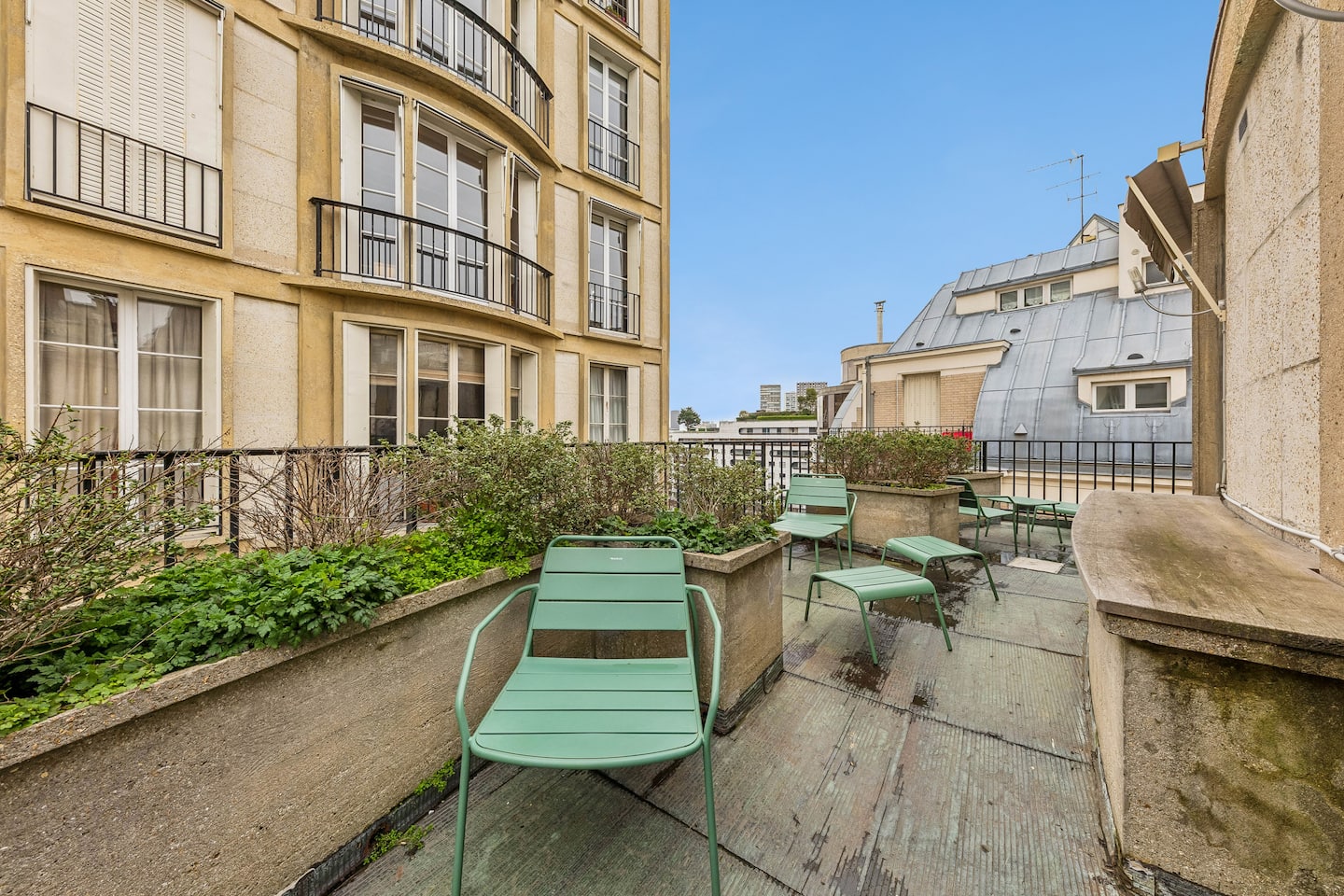 Pavillon d'Auguste Perret : Triplex, Tour Eiffel — Terrasse 1