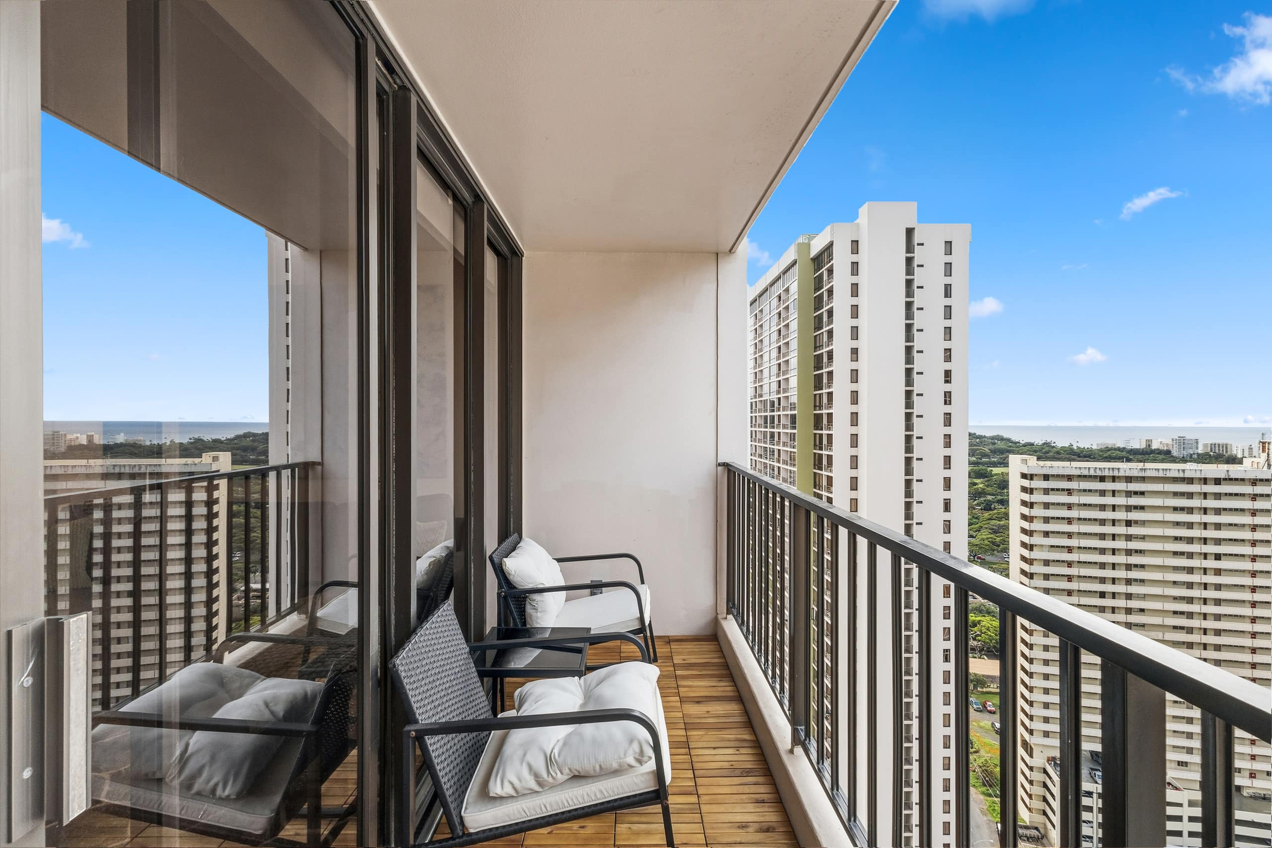 Modern Oceanfront Waikiki High-Rise | 30th Floor - Image 26