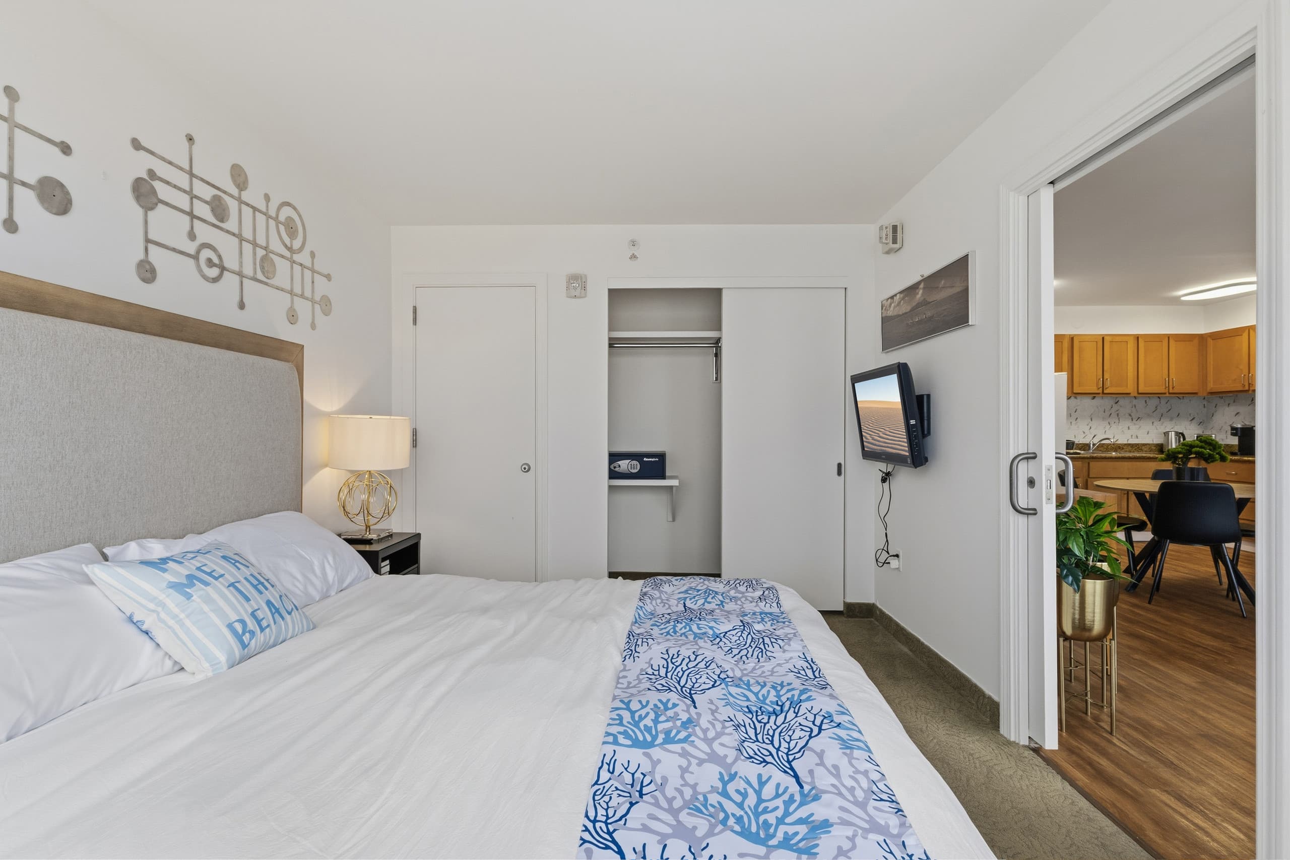 Modern Oceanfront Waikiki High-Rise | 30th Floor - Image 6