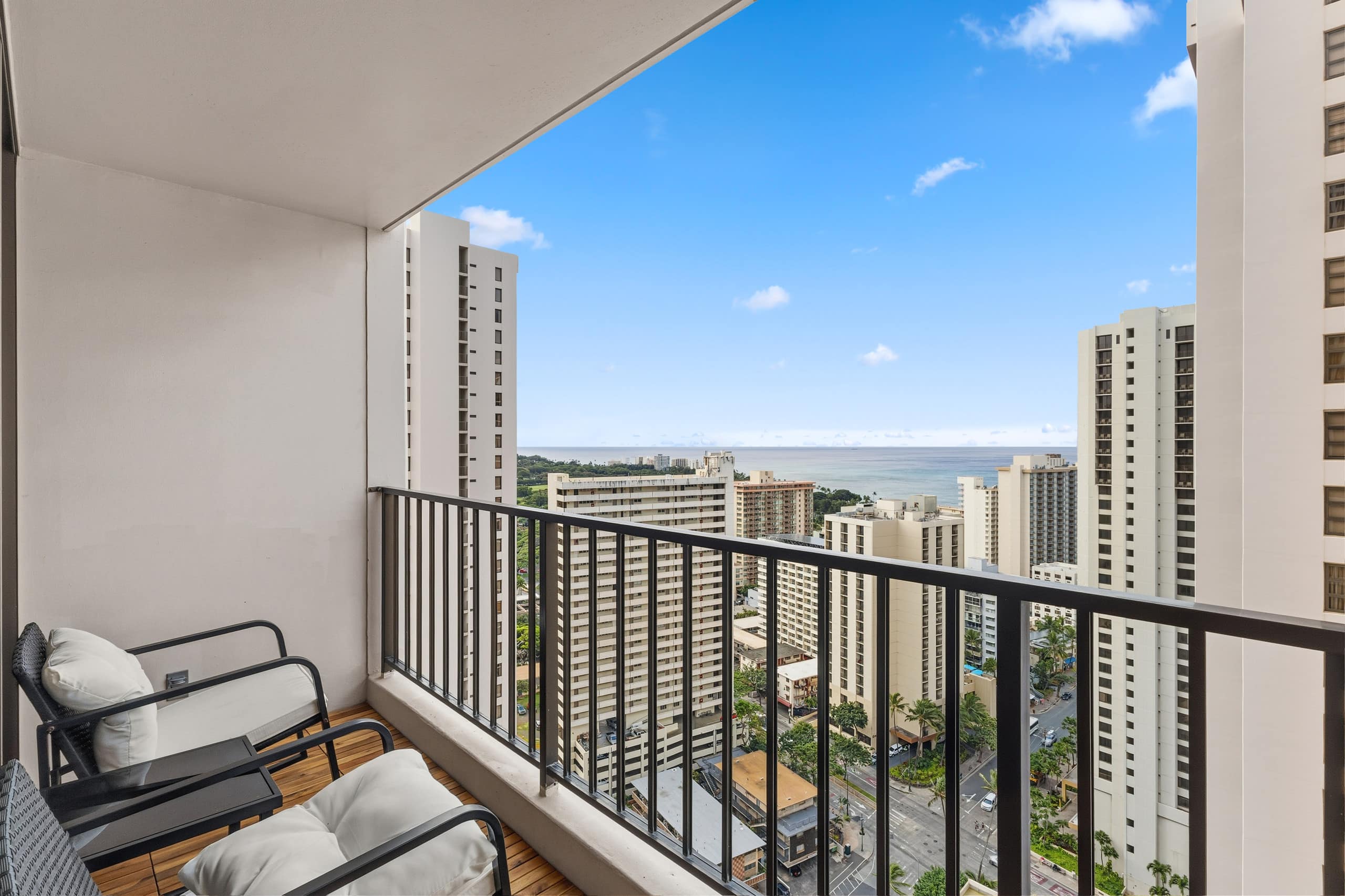 Modern Oceanfront Waikiki High-Rise | 30th Floor - Image 25