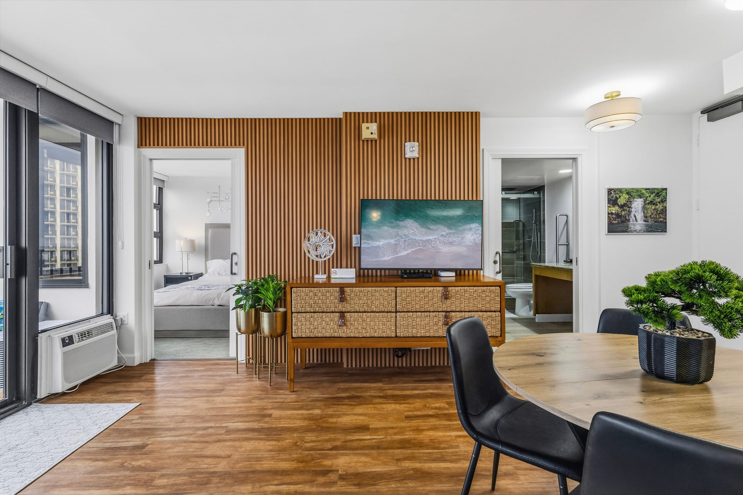 Modern Oceanfront Waikiki High-Rise | 30th Floor - Image 23