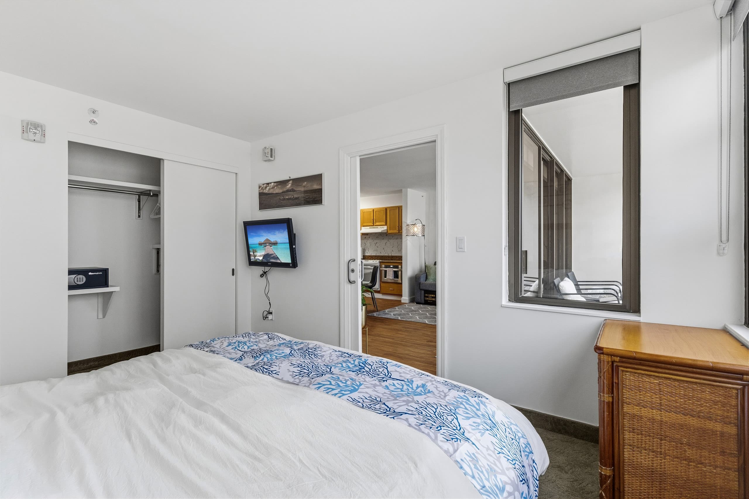 Modern Oceanfront Waikiki High-Rise | 30th Floor - Image 7