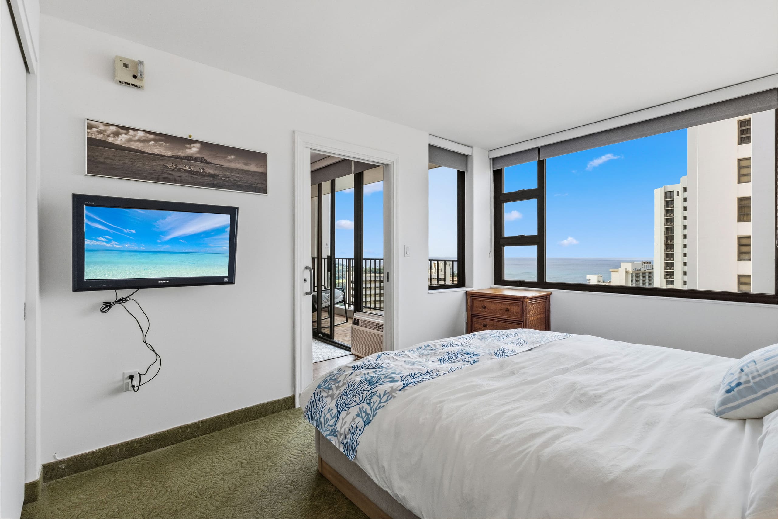 Modern Oceanfront Waikiki High-Rise | 30th Floor - Image 8