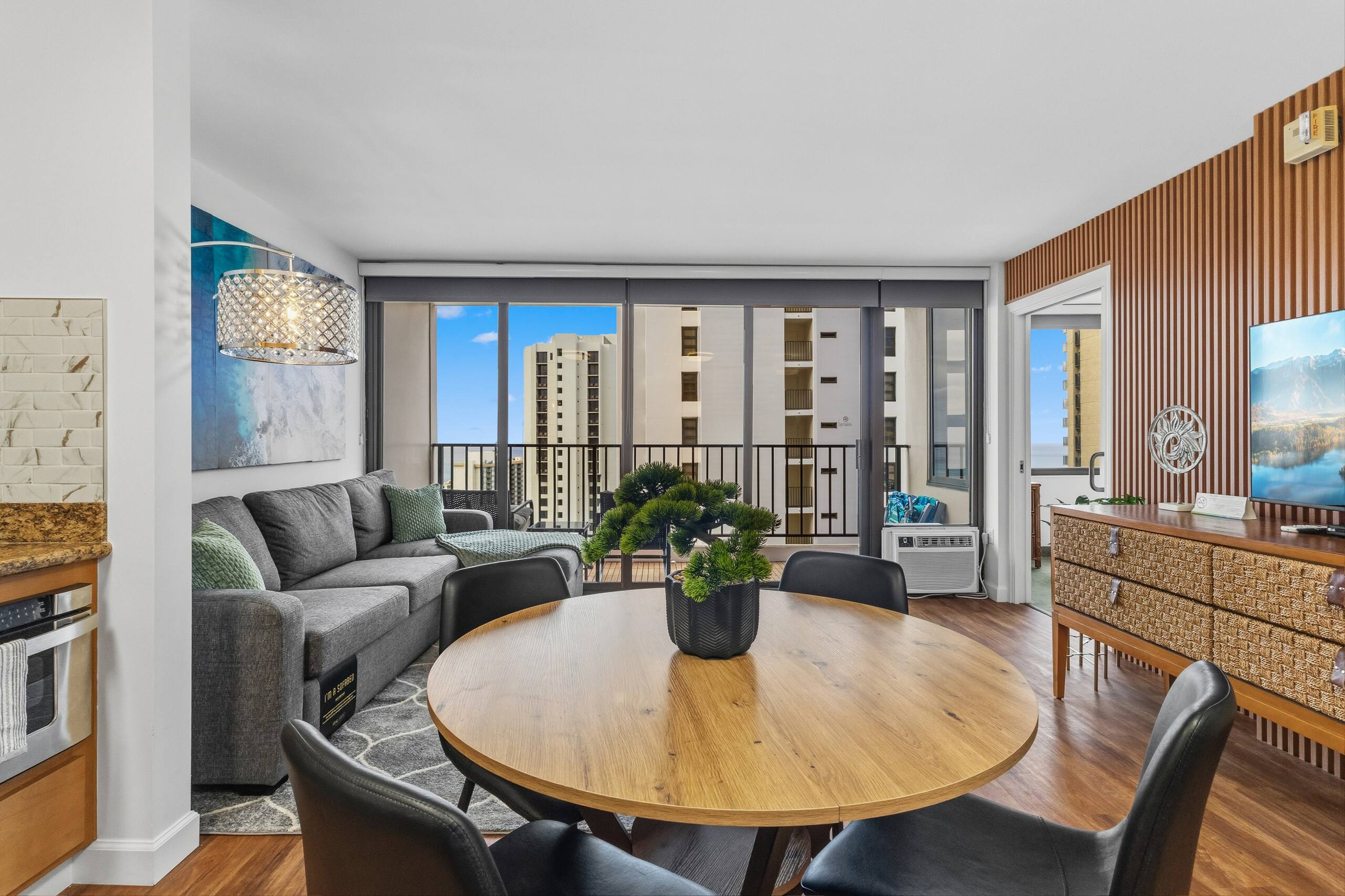 Modern Oceanfront Waikiki High-Rise | 30th Floor - Image 34
