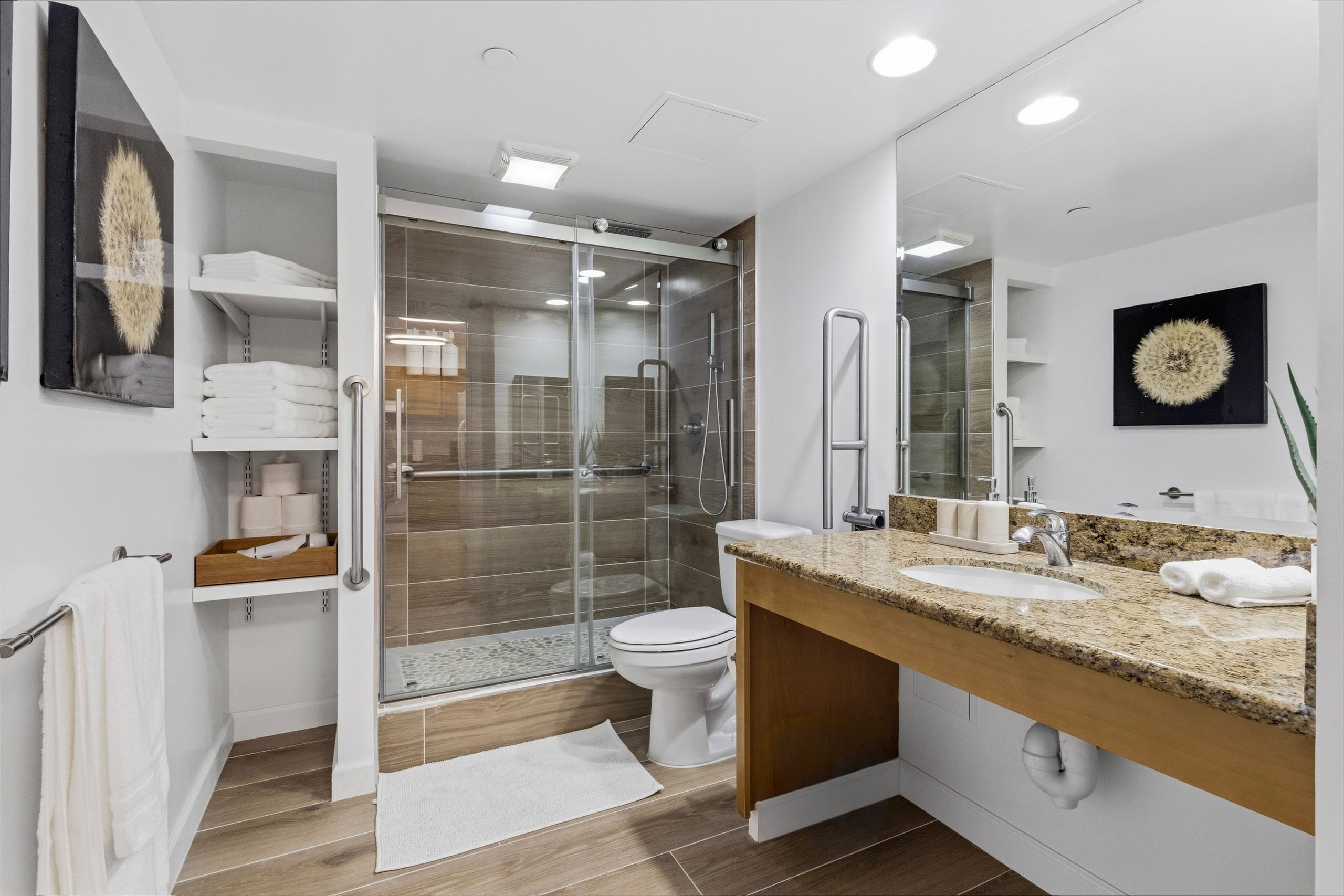 Modern Oceanfront Waikiki High-Rise | 30th Floor - Image 4