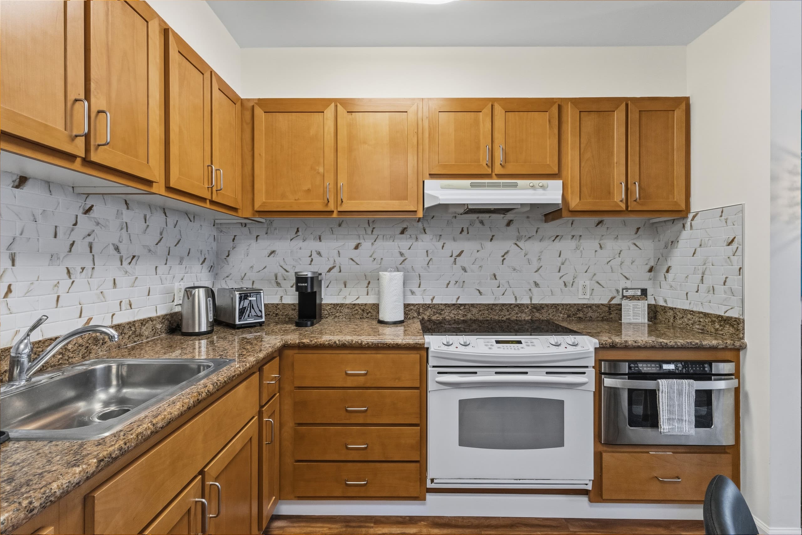 Modern Oceanfront Waikiki High-Rise | 30th Floor - Image 33